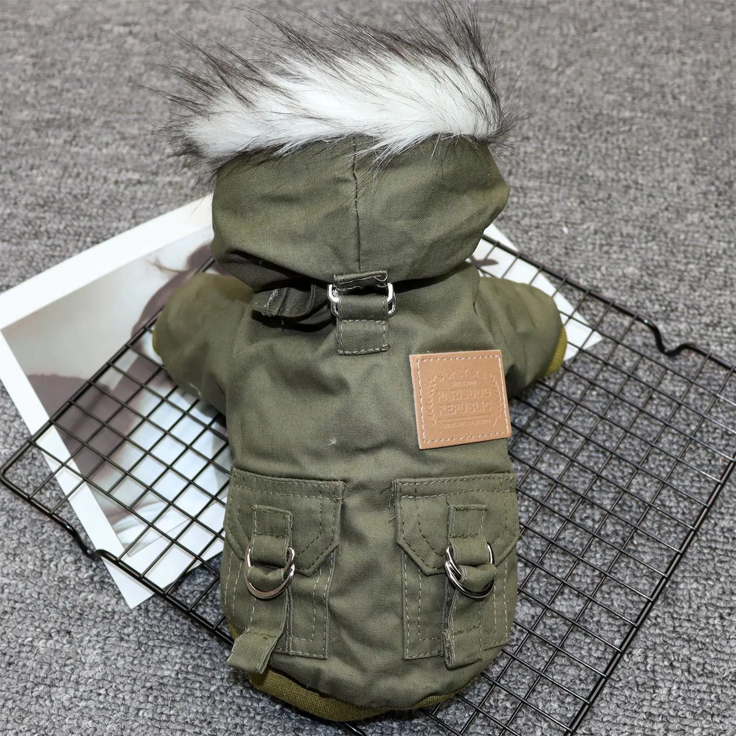 Wiskers & Wag™ AlpinePaw™ Abenteuerjacke